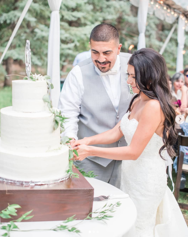 maura jane photography, white wedding cake, new mexico wedding cake